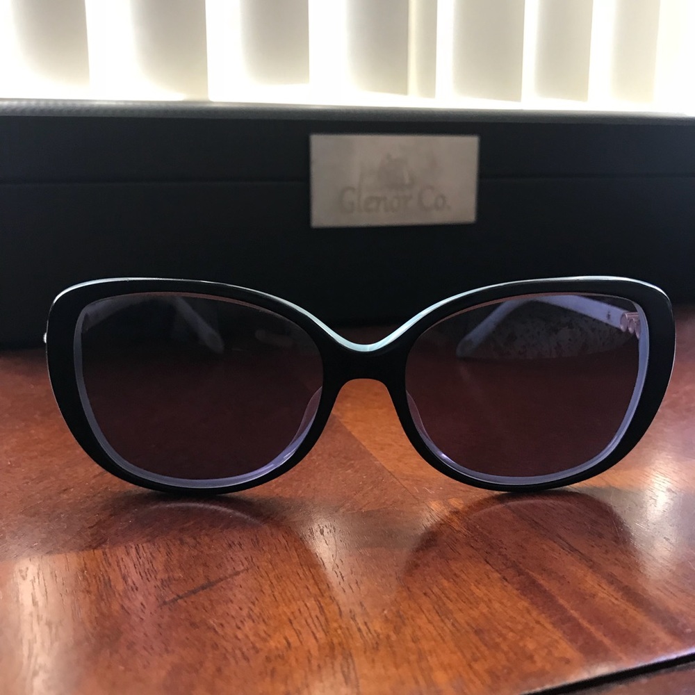 ❤️SOLD❤️Tiffany sunglasses bundle